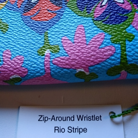 Zip-Around Rio Wristlet | Vera Bradley - Picture 6 of 16